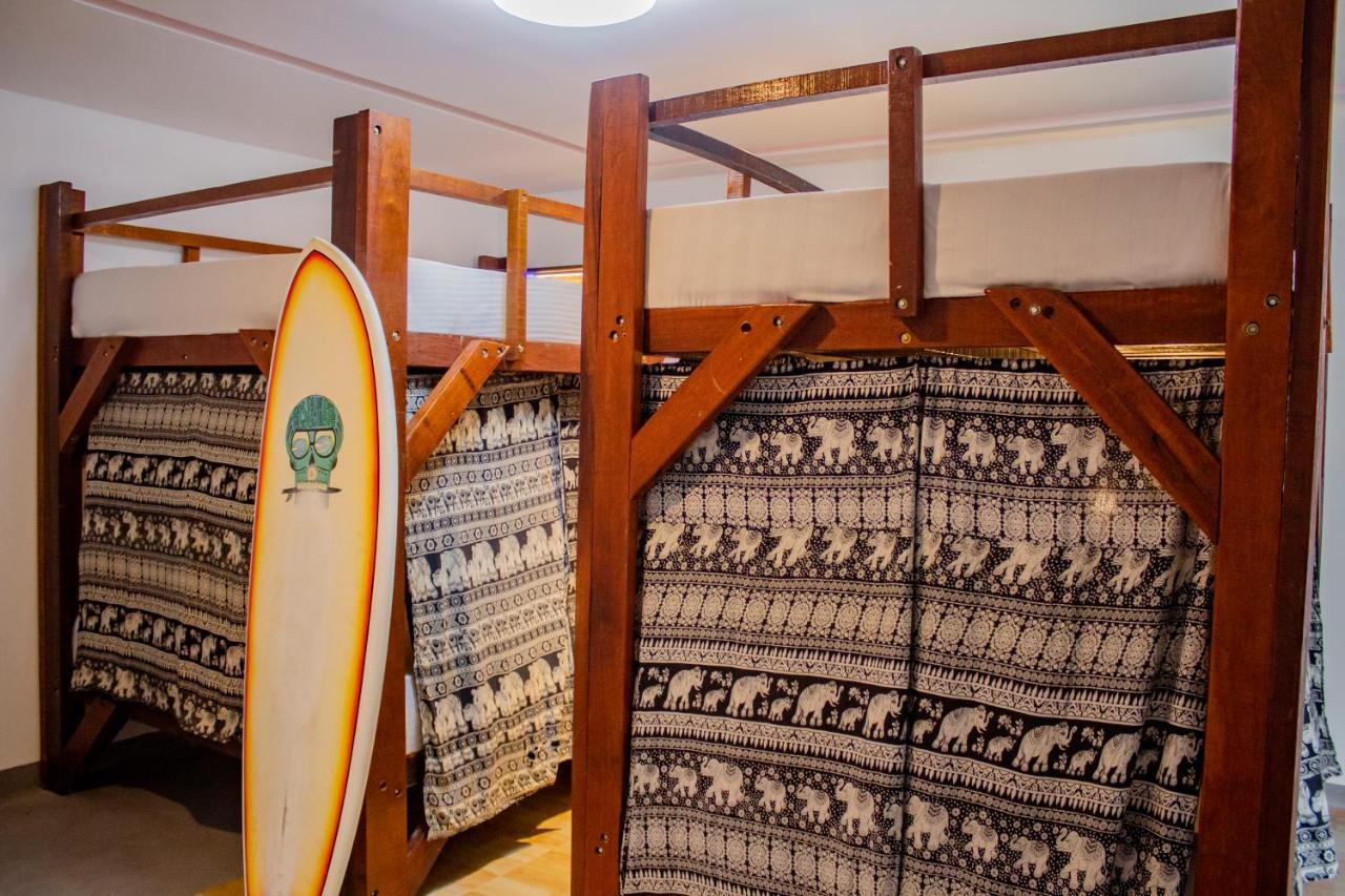 Surf & Party Weligama Hostel Exterior photo