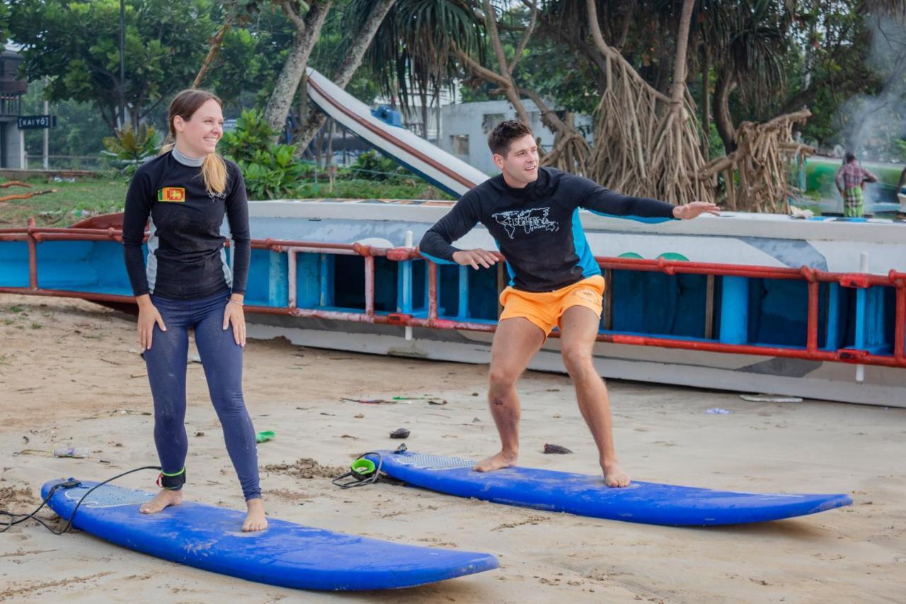 Surf & Party Weligama Hostel Exterior photo