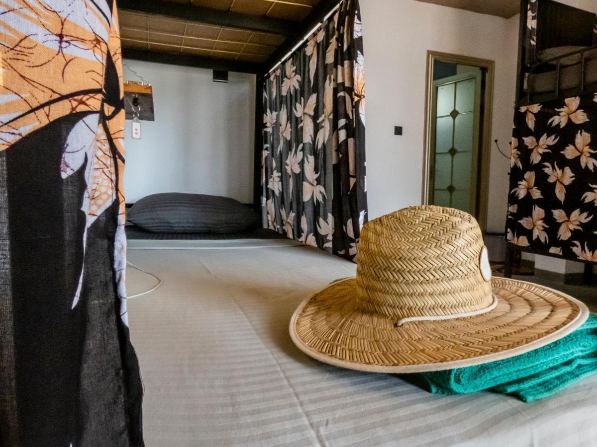 Surf & Party Weligama Hostel Exterior photo